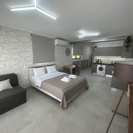 Avr Airport Deluxe Suites 6 Markópoulon Dış mekan fotoğraf