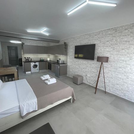 Avr Airport Deluxe Suites 6 Markópoulon Dış mekan fotoğraf