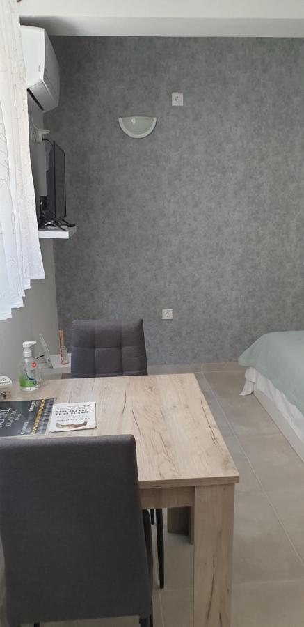 Avr Airport Deluxe Suites 6 Markópoulon Dış mekan fotoğraf