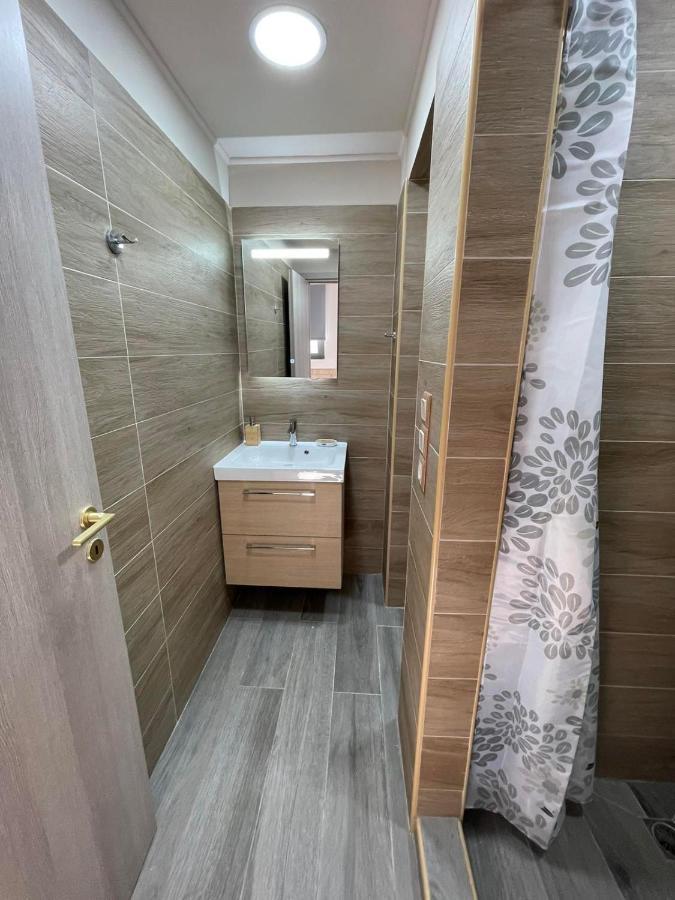 Avr Airport Deluxe Suites 6 Markópoulon Dış mekan fotoğraf